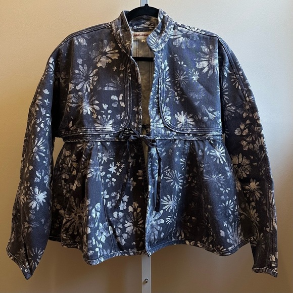 NWOT Free People Lua Bed Jacket XS Blue White Floral - Picture 5 of 10